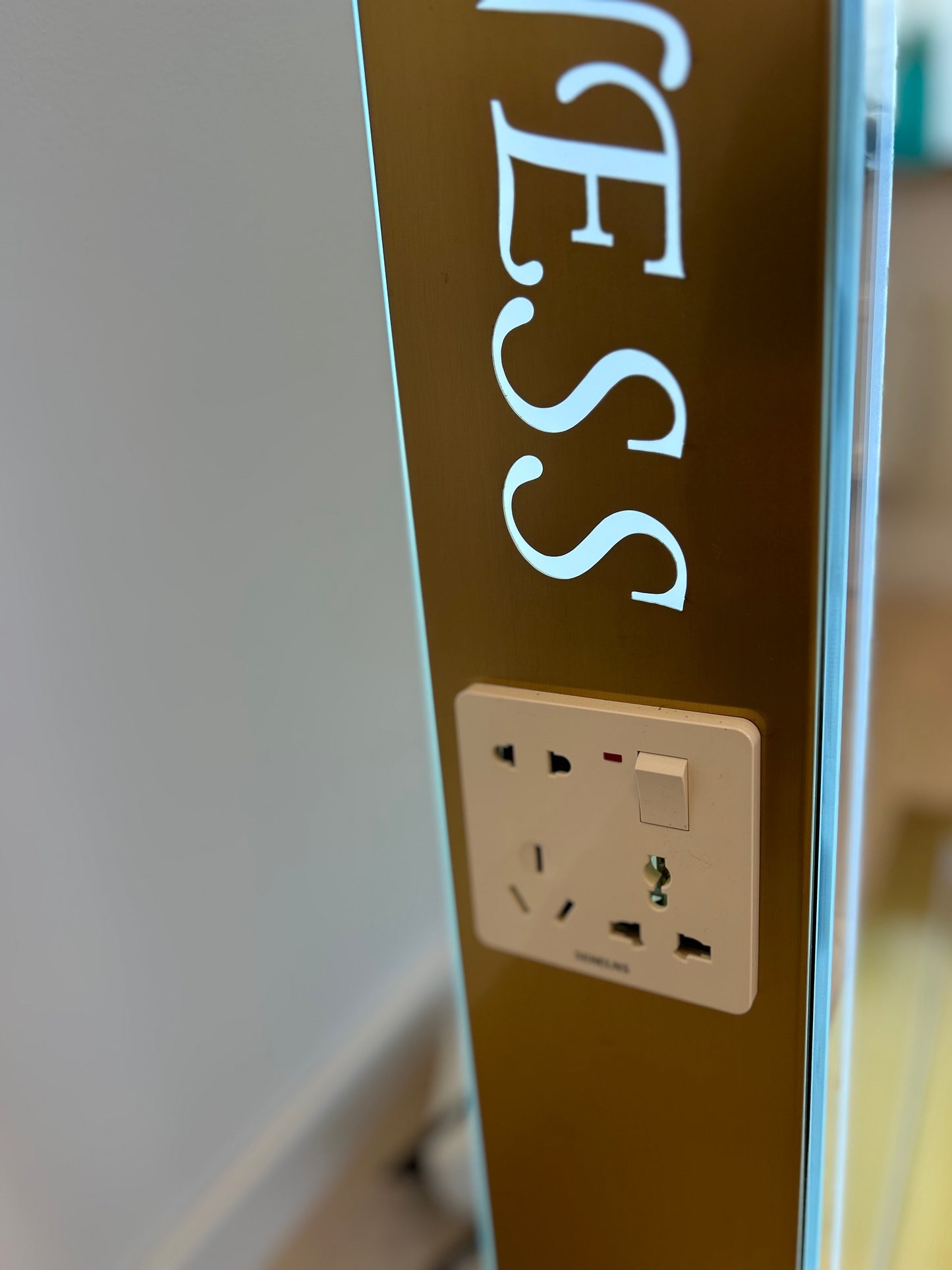 Guld Dubbelsidig Spegel med LED